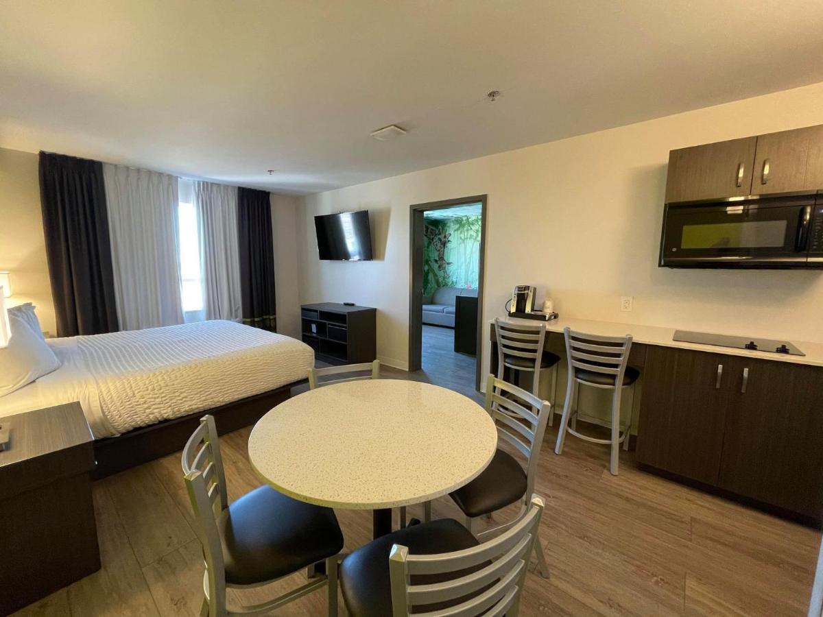 Super 8 By Wyndham Winnipeg East Mb Екстер'єр фото